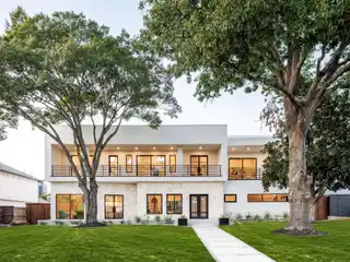 Stunning New Build with Chef’s Kitchen and Expansive Entertainment Area