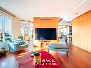 Remarkable Duplex in a Contemporary Building
