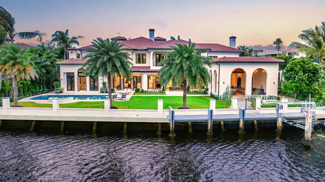 Ideally Located and Newly Remastered Intracoastal Estate