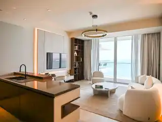Stunning Renovated Beachfront Residence at Palm Jumeirah Dubai