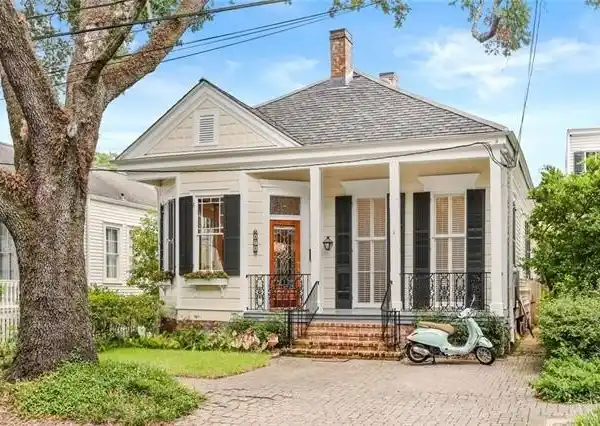 HISTORIC UPTOWN HOME WITH OUTDOOR ENTERTAINMENT SPACE