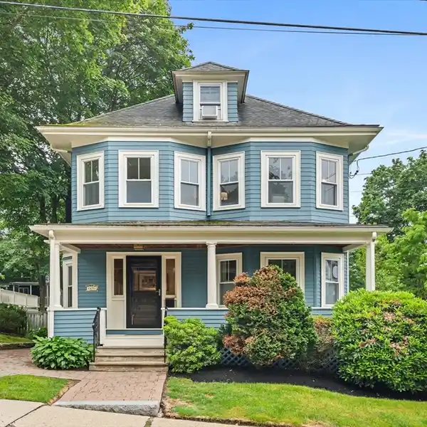 INVITING COLONIAL WITH THOUGHTFUL UPDATES