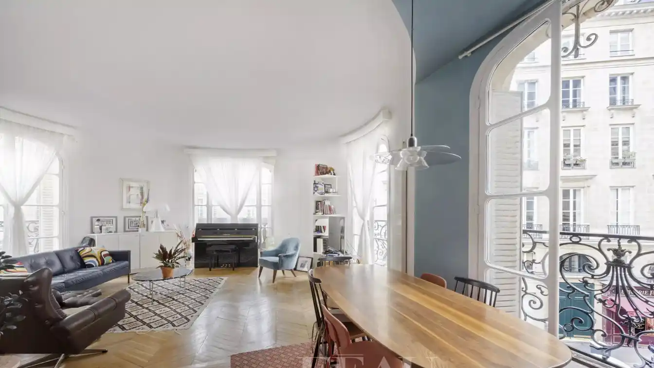Gorgeous Second District Apartment