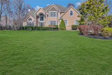 Beautifully Maintained Colonial Home