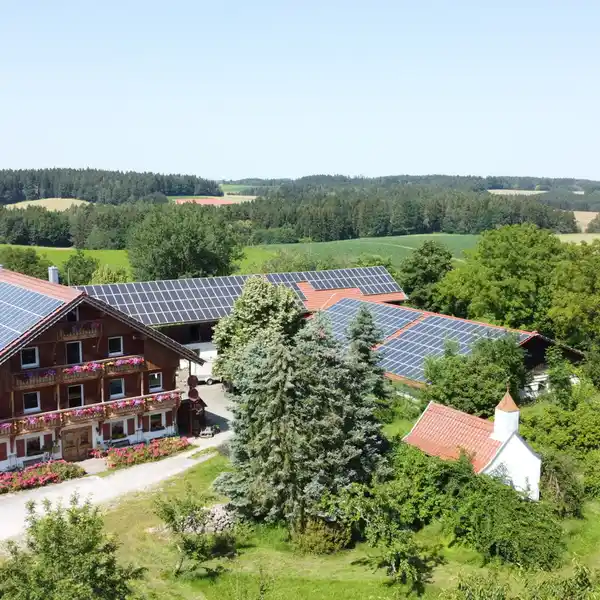 IDYLLIC COUNTRY LIVING