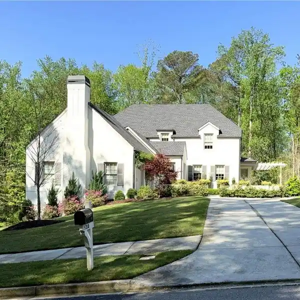 FOUR-SIDED BRICK CONSTRUCTION IN A PREMIER LOCATION