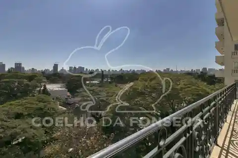 For Those Seeking Luxury and Sophistication with Discretion