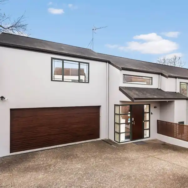 PRIVATE REMUERA GEM