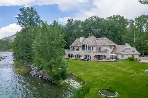 Spectacular Homesite on the Bigwood River