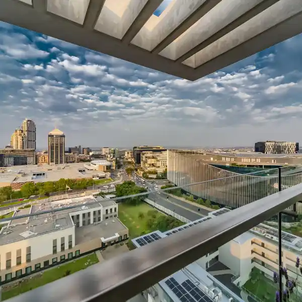 LUXURIOUS THREE-LEVEL PENTHOUSE