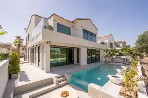 Immaculate Fully Upgraded Villa