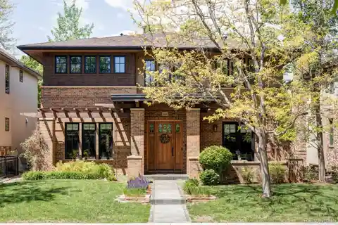 Timeless Prairie-Style Craftsman with Charm