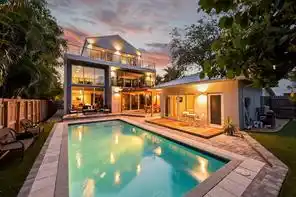A FABULOUS 4 BEDROOM, 4 BATHROOM HOME IN CHARMING VICTORIA PARK