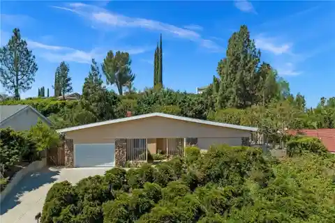 Mid-Century Modern Gem with Mountain Views