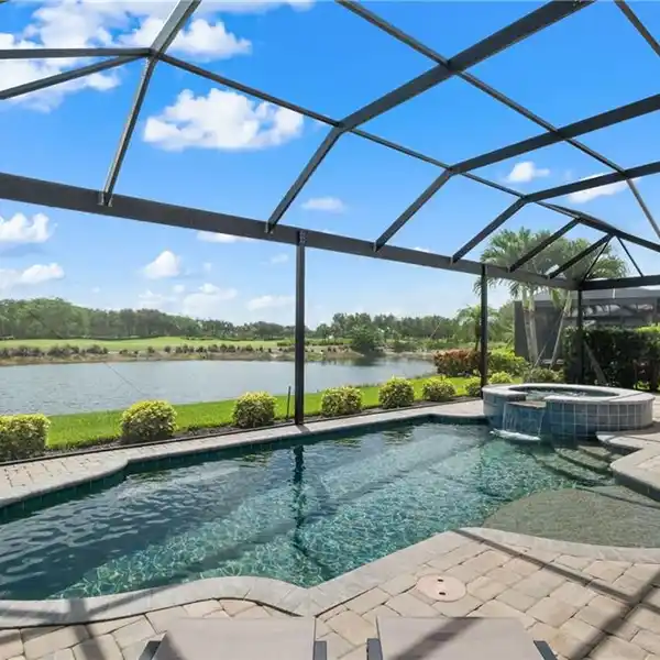 IMMACULATE HOME WITH GOLF MEMBERSHIP INCLUDED