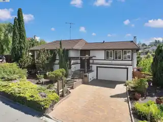 Beautifully Updated Home in Hayward Hills