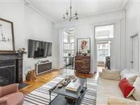 25-FOOT VILLAGE TOWNHOUSE WITH AN EXTRA-LARGE GARDEN