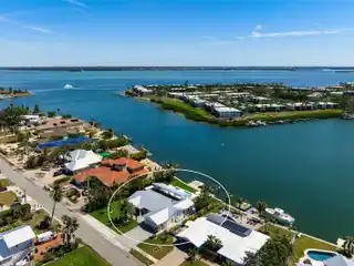 Wonderful Waterfront Retreat