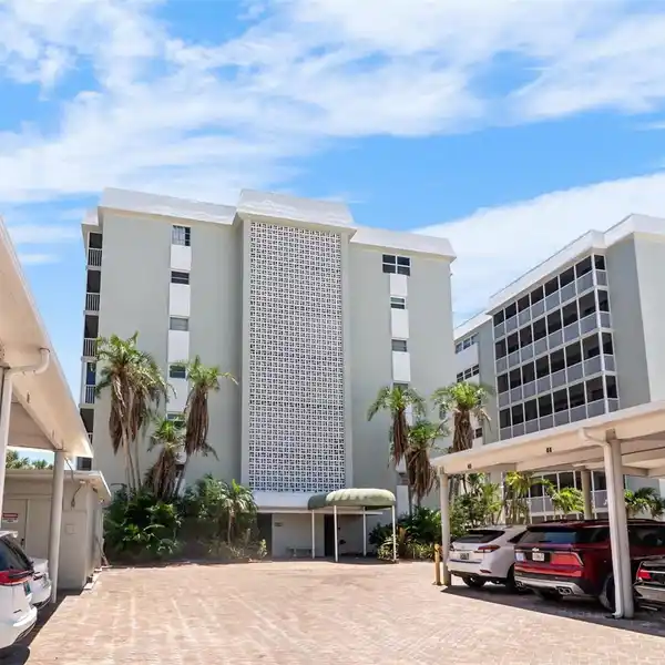 SIESTA KEY BEACHFRONT GEM