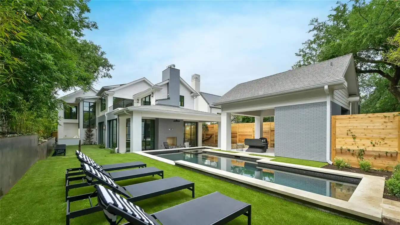 Striking Modern Masterpiece in Tarrytown