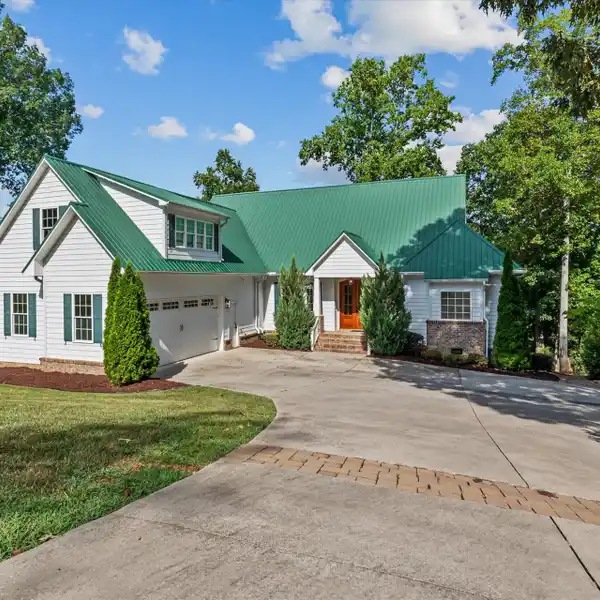 FULLY FURNISHED LAKEFRONT LUXURY WITH DOCK ACCESS