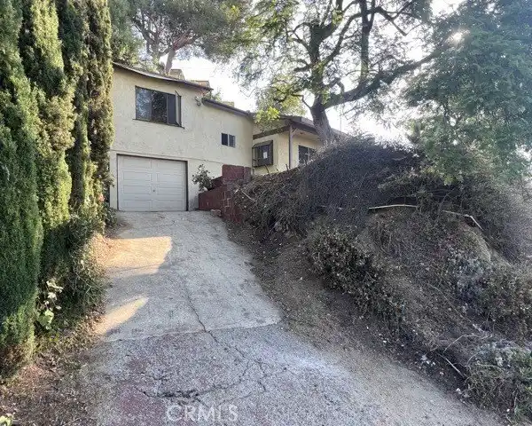 RARE OPPORTUNITY IN THE BURBANK HILLS