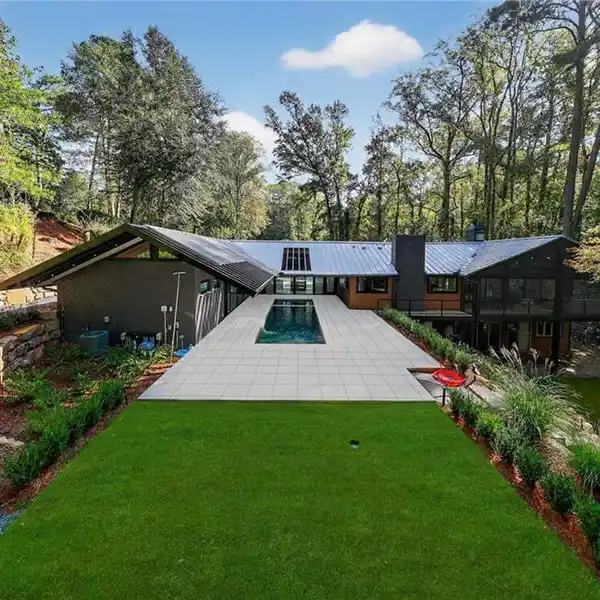 ONE-OF-A-KIND MODERN RETREAT ON JUST UNDER TWO ACRES