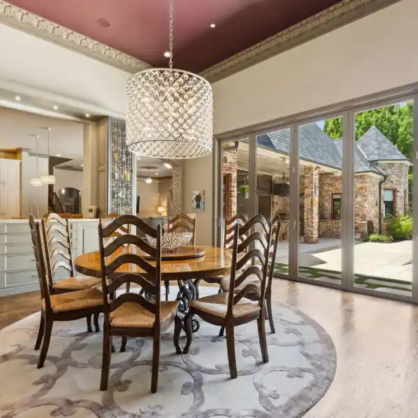 EXTRAORDINARY CUSTOM-BUILT ESTATE