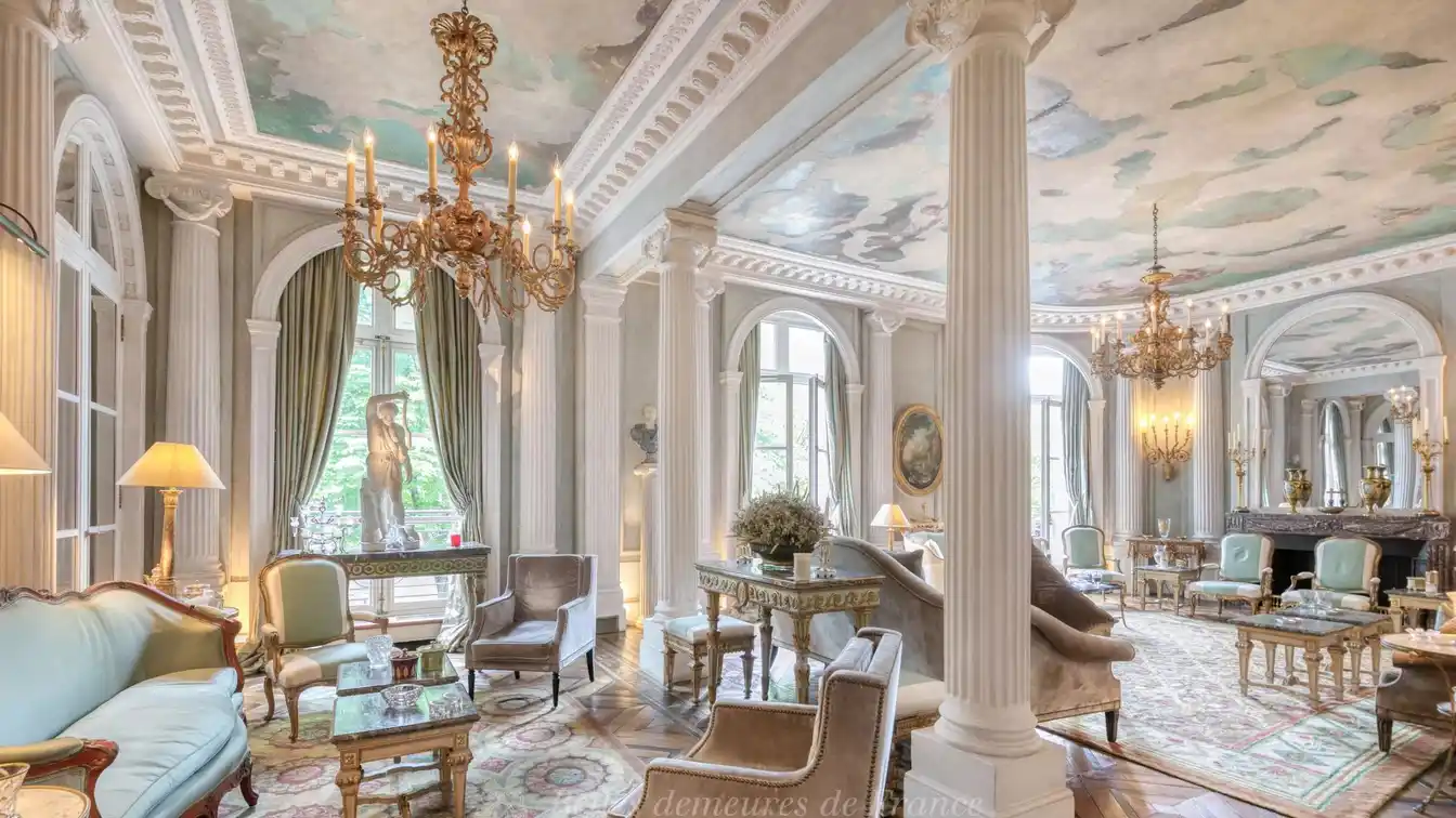 Magnificent and Meticulously Renovated Apartment