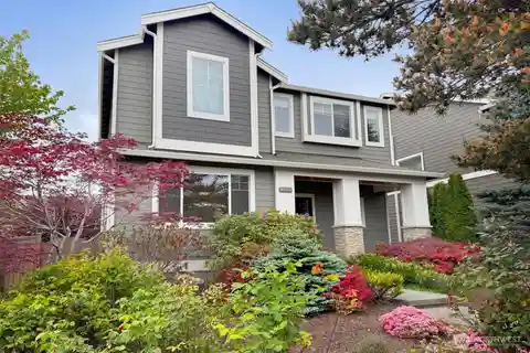 Beautiful Home in Arbors at Harbour Pointe