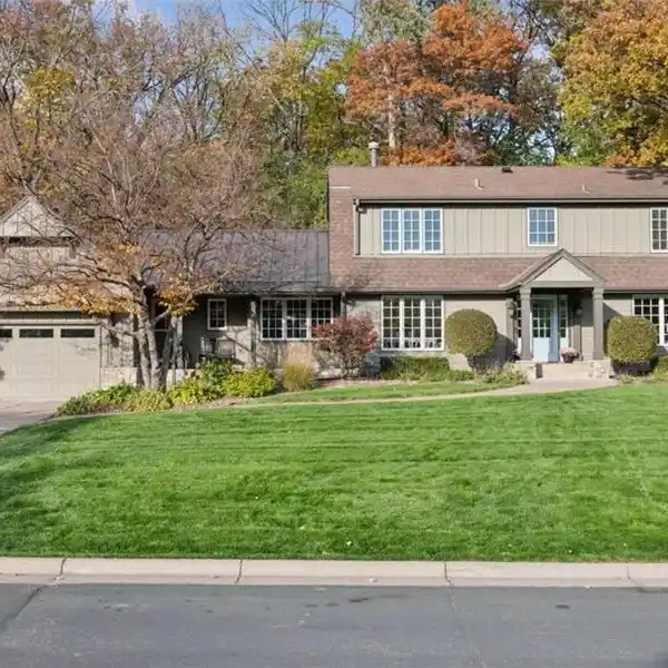 BEAUTIFUL HOME IN A SOUGHT-AFTER EDINA NEIGHBORHOOD