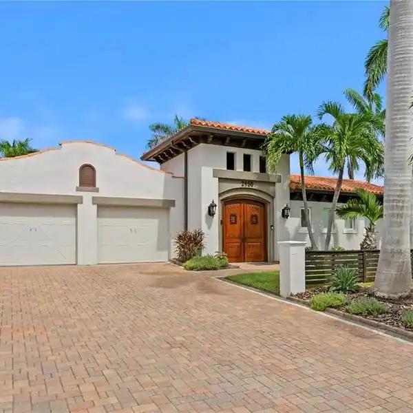 WATERFRONT LIVING ON VINA DEL MAR ISLAND