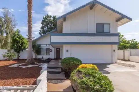 Charming Home in Desirable Mission Oaks