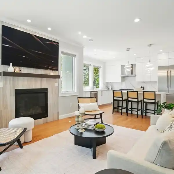 IMMACULATE TOWNHOME IN THE HEART OF NEWTONVILLE