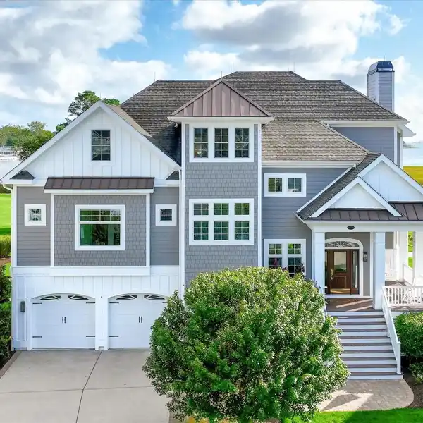 A COASTAL SANCTUARY IN THE PENINSULA