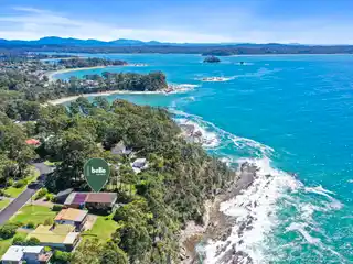 Cliff-top Residence with 180-degree Ocean Views