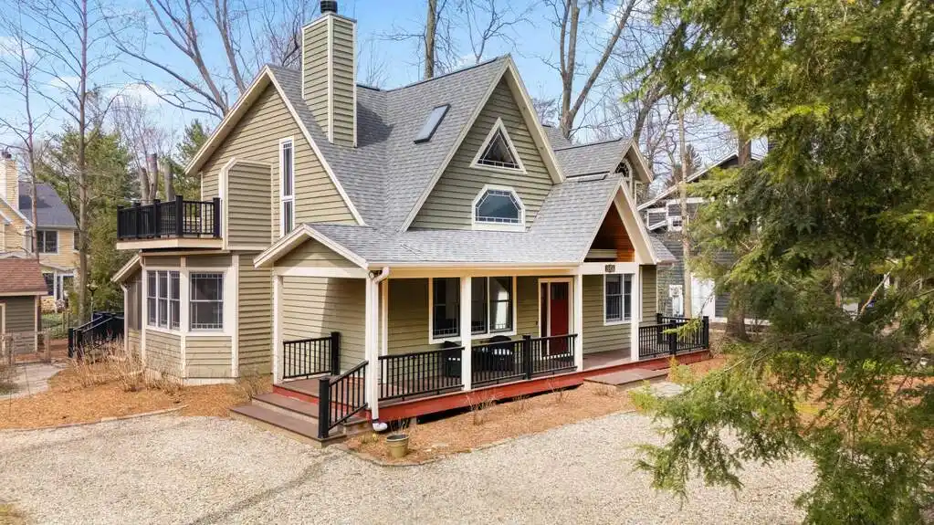 Gorgeous Retreat in Gowdy Shores
