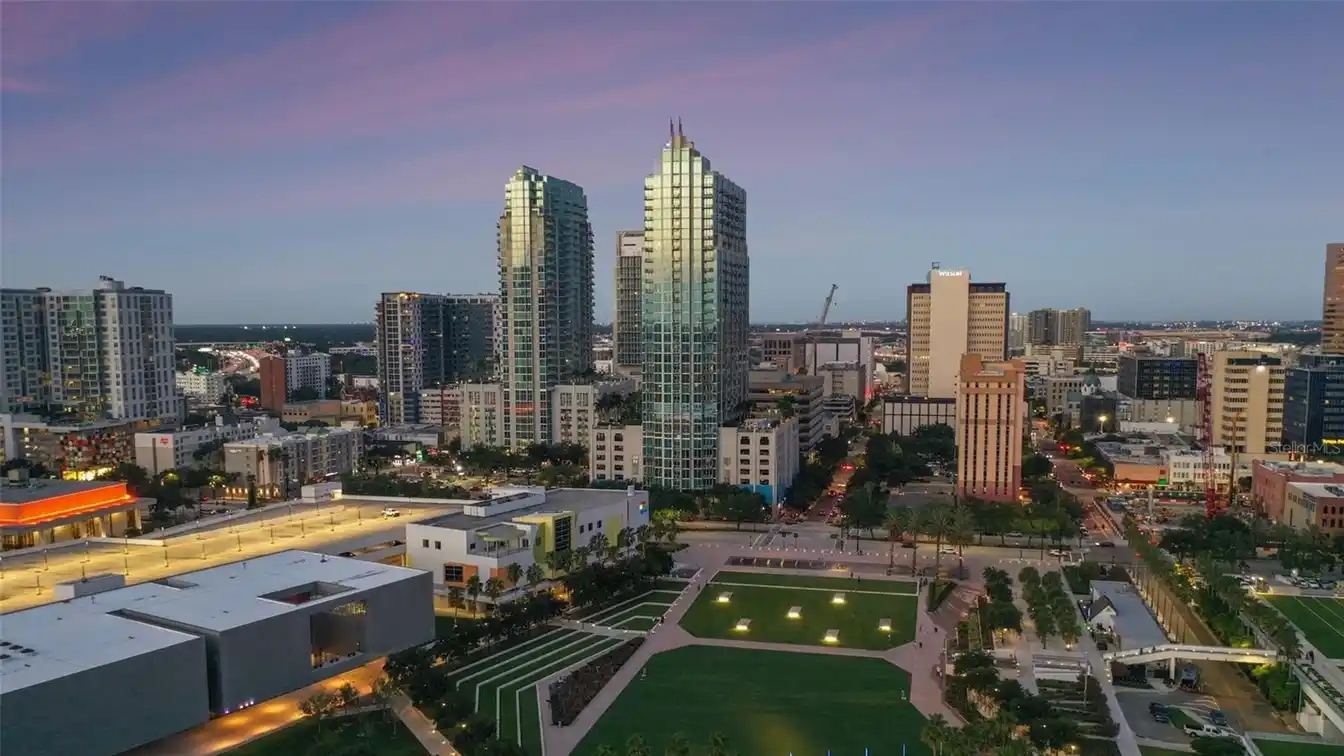 Exquisitely Remodeled High-rise Condo in Downtown Tampa