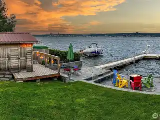 Laurelhurst Legacy Waterfront Home