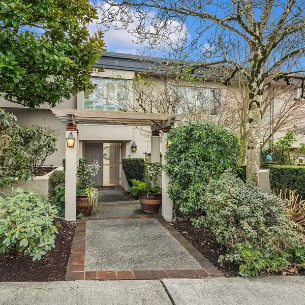 RARE GEM IN THE HEART OF KIRKLAND