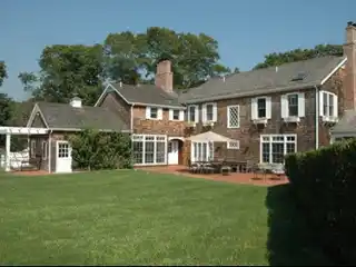 Well-Appointed Traditional Residence for Rent