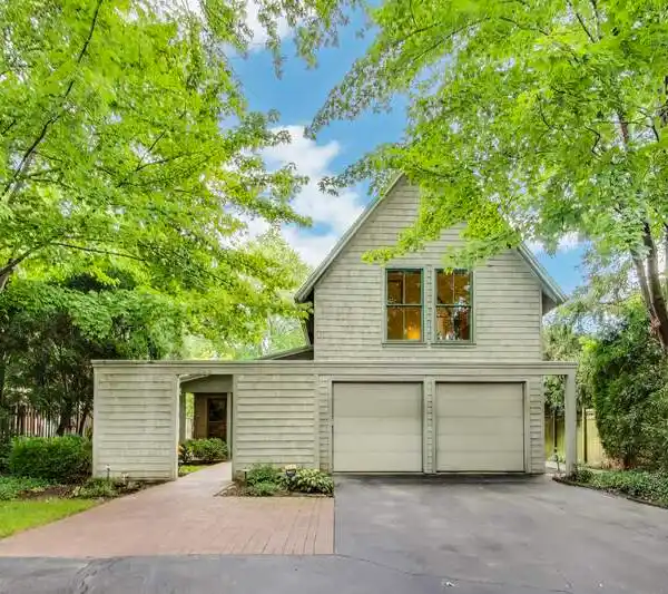 ARCHITECTURAL ELEGANCE MEETS NATURAL SERENITY