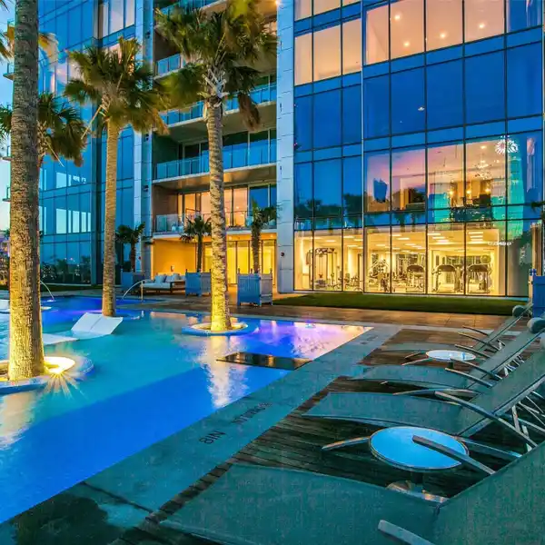 THE BEST OF MODERN HIGH-RISE LIVING