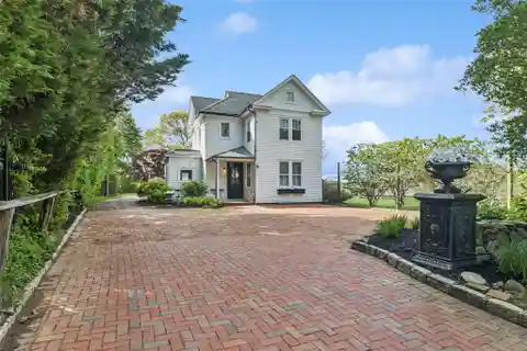 Renovated Circa 1899 Farmhouse