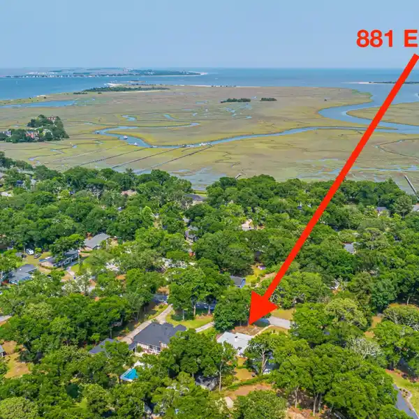 GREAT OPPORTUNITY IN FORT JOHNSON ESTATES