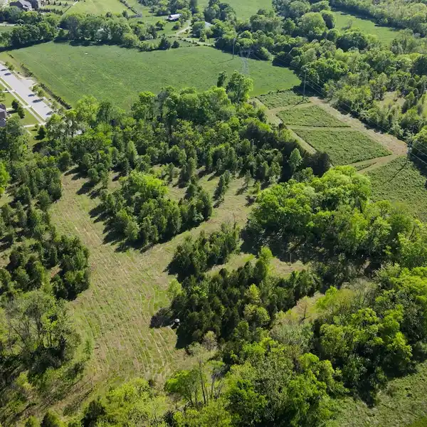 EXPANSIVE 2AND VERSATILE 3.83-ACRE TRACT