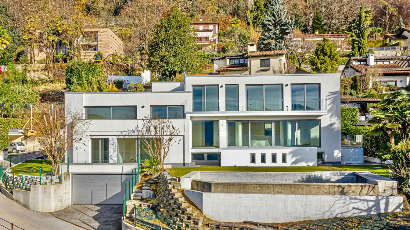 Contemporary Luxury Villa with Spectacular View