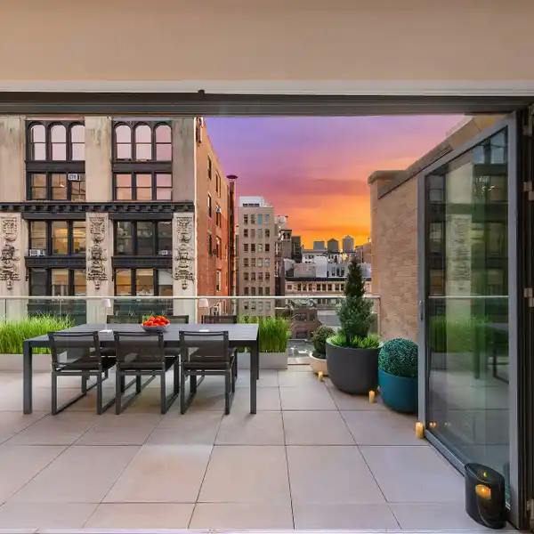 FULL-FLOOR PENTHOUSE OFF FIFTH AVENUE