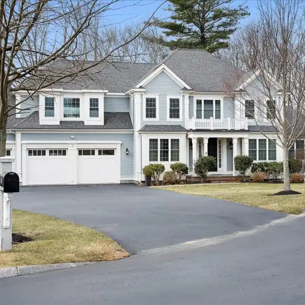 OUTSTANDING CUSTOM TRANSITIONAL COLONIAL