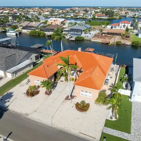 CUSTOM-BUILT WATERFRONT HOME IN APOLLO BEACH